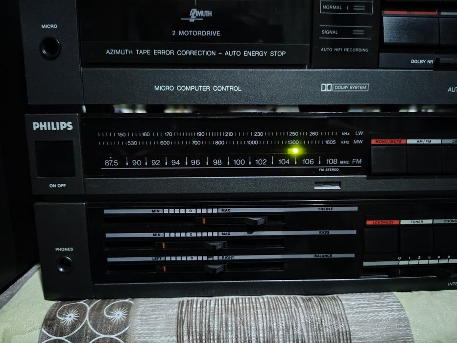 Комплект ресивер PHILIPS FR 445 та касетна дека FC 450 з акустикою