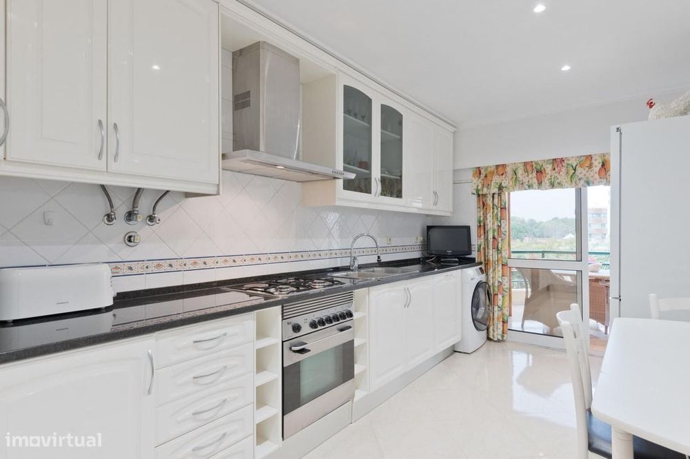 Apartamento T2 com jardim, Cascais