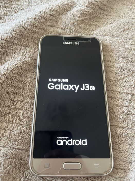Телефон Samsung  J3 2016