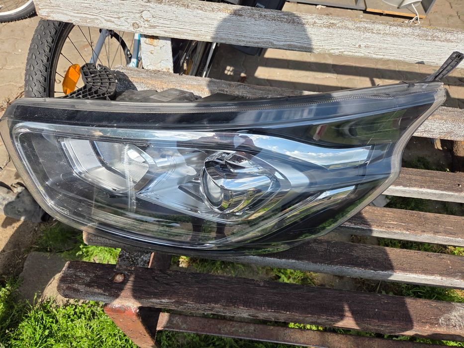 Reflektory Ford transit custom mk8