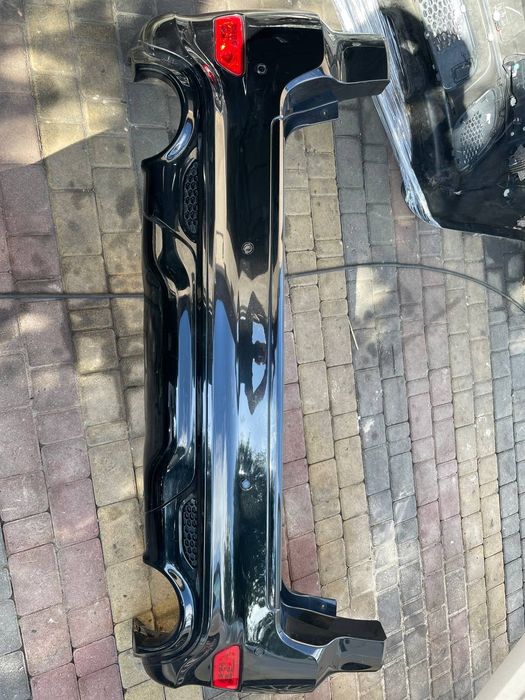 Бампер задній Jeep Grand Cherokee wk2 гранд черокі