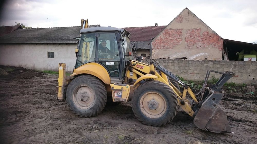 Minikoparka Opole – wykopy, przyłącza wod-kan, fundamenty