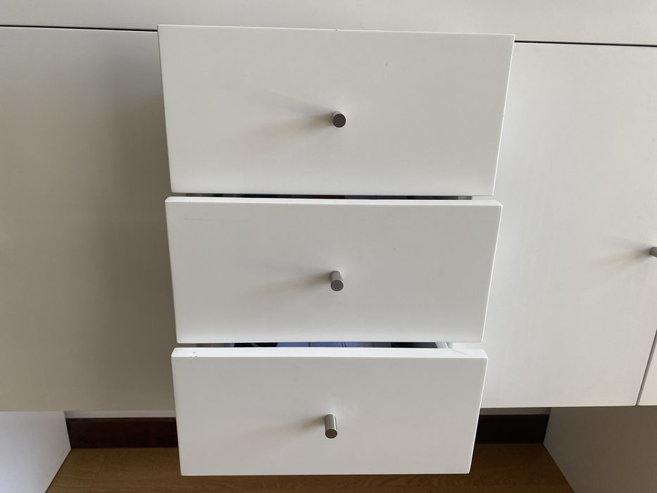 Vendo movel em cerejeira lacado a branco