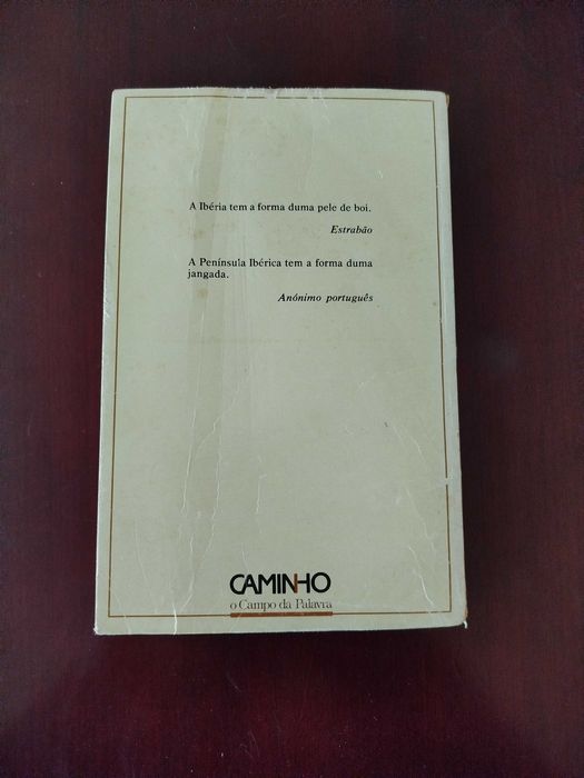 Livro "A Jangada de Pedra - José Saramago"