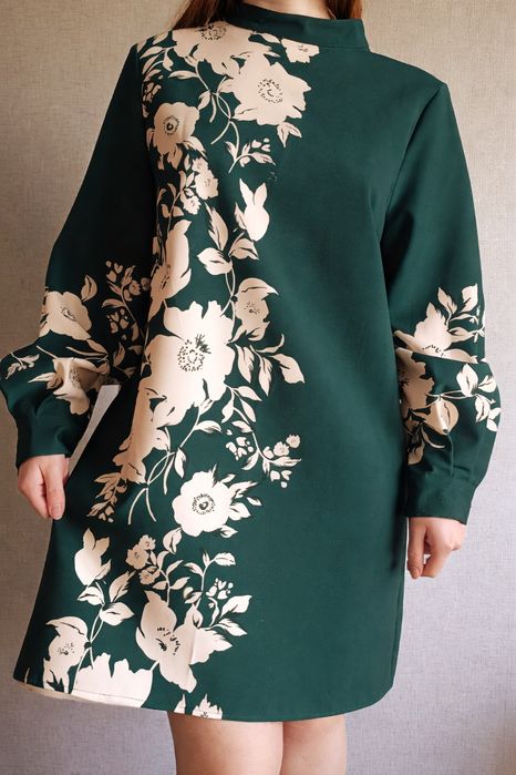 Платье Zara, размер М, практически новое, длина изделия 87 см