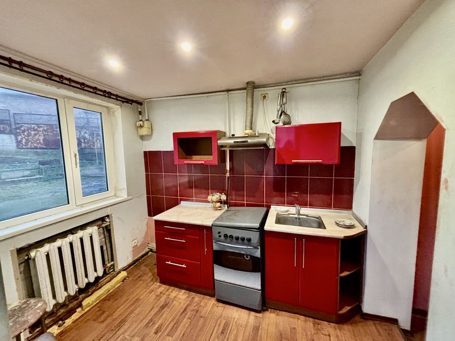 Продаж 2-о кімнатної квартири у приватному секторі  у районі Подол !