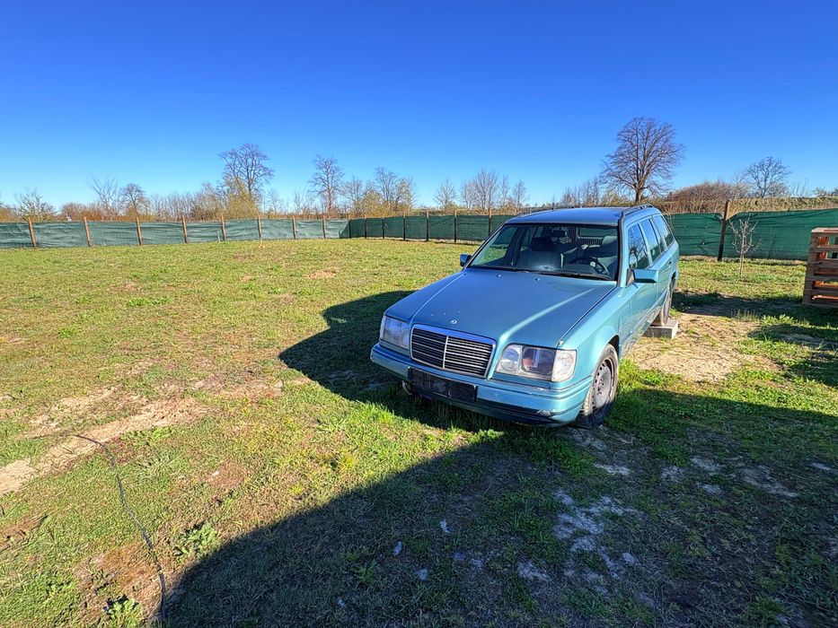 Mercedes Benz W124 E320