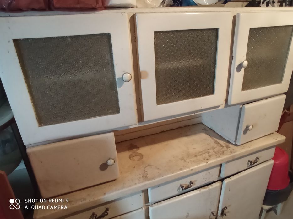 Sprzedam stara,babcina szafę.