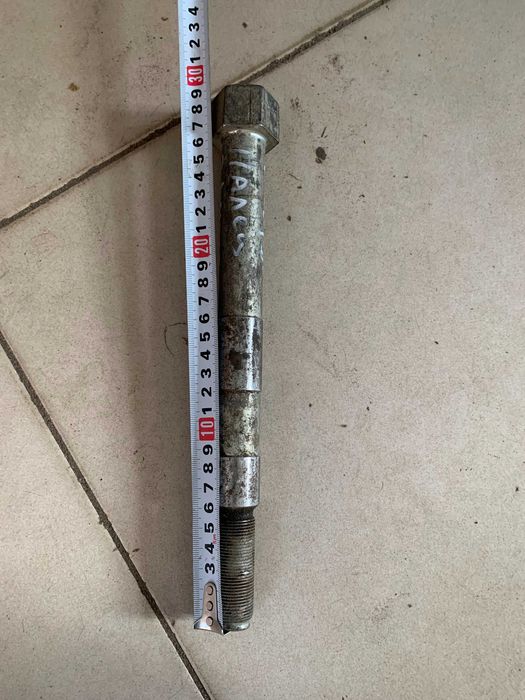 Болт Оси Автобуса ;  Икариус "