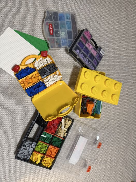 Zestaw klockow Lego i pudla