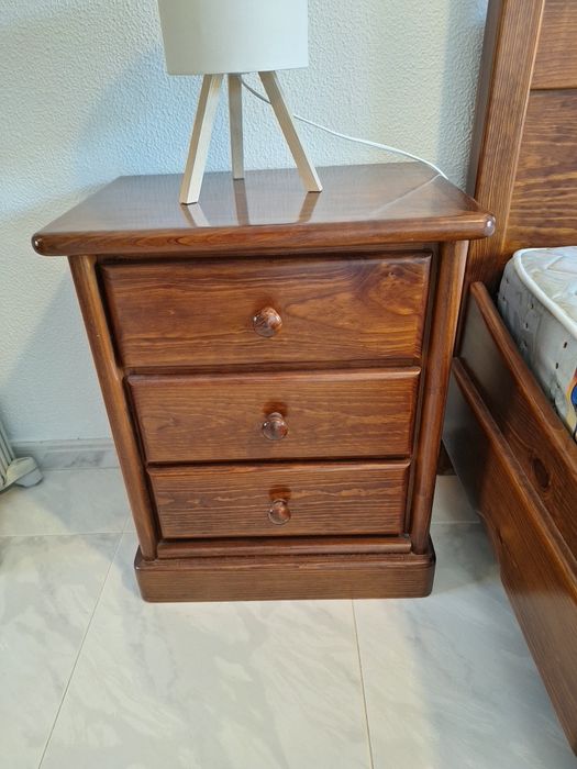 Mobilia Quarto Cama, colchao, 2 mesinhas