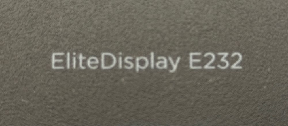 Monitor HP EliteDisplay LED de 23 polegadas.