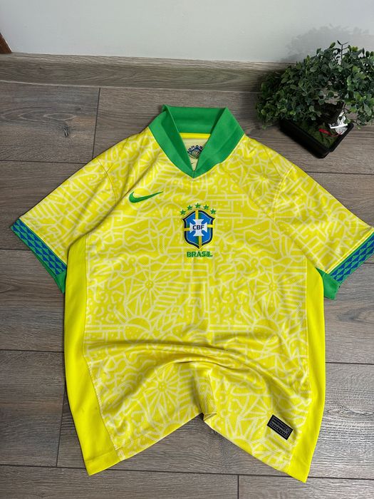 Футбольна футболка nike brazil