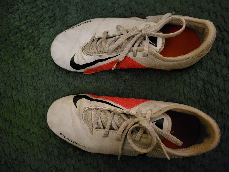 Buty piłkarskie,  korki