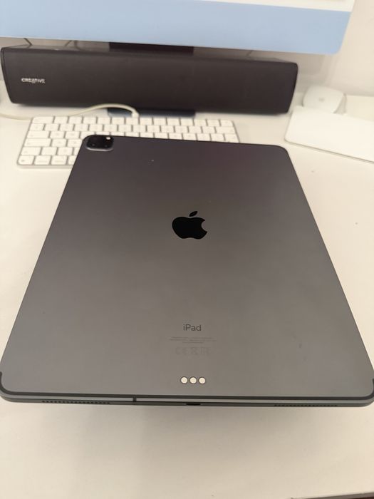 # iPad Pro 12.9 256gb 4 gen WiFi + Apple Pencil 2 gen + Etui