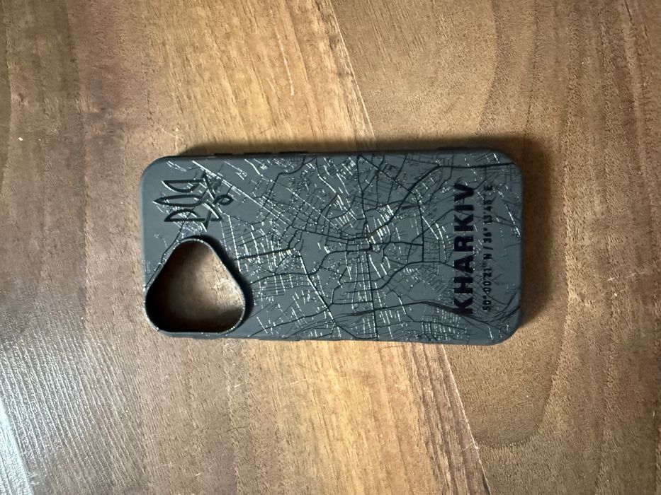 Чохол iPhone 16