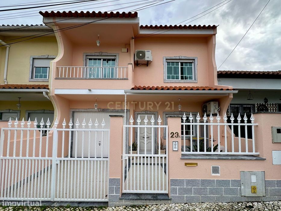 Moradia T3 em Vale de Milhaços