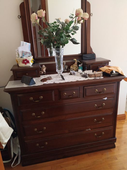 Cómoda madeira com espelho