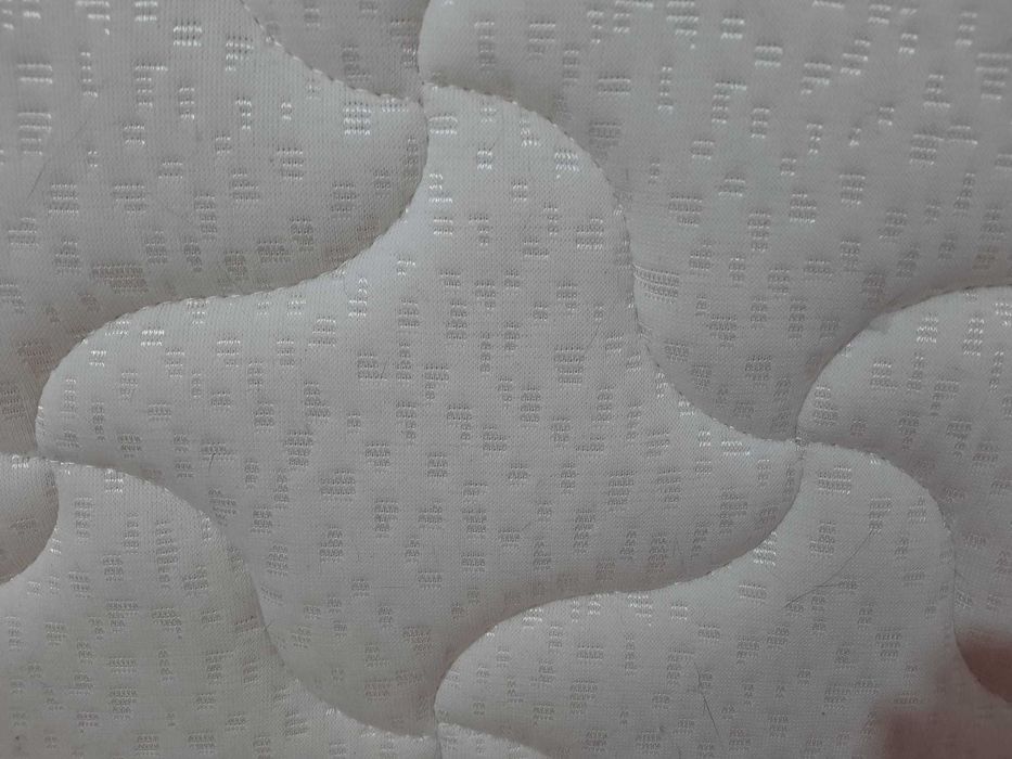 [SEMI-NOVO LOUROSA - S.M.FEIRA] Colchão Casal 140 x 190 x 15 cm