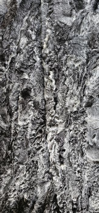 Piękne futro z karakuły