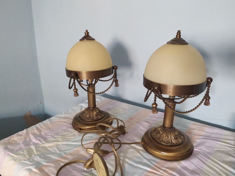 Conjunto de 2 candeeiros de mesa e de 1 candeeiro de tecto vintage