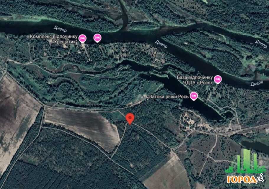 Продаж ділянки в сосновому лісі