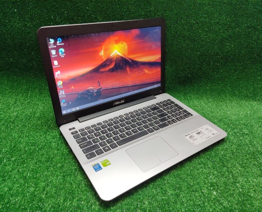 Ігровий Asus i3-5005u/8gb/GT920m/240