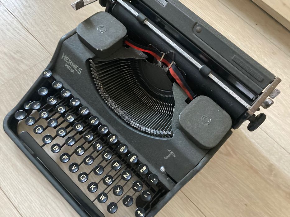 HERMES MÉDIA

Totalmente funcional 
Com maleta de arrumo e transporte