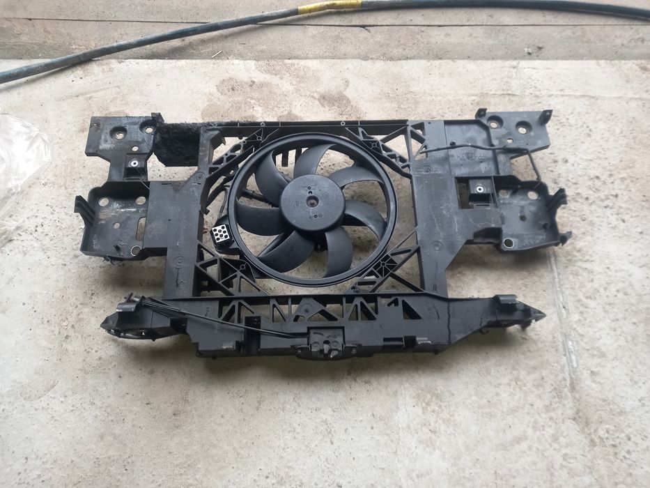 Телевізор (передня панель) Renault Grand Scenic 3 Scenic 3 як на фото