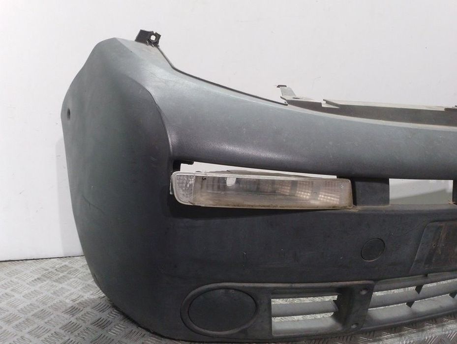 PARA-CHOQUES FRONTAL OPEL VIVARO A FURGÃO 2004 -91168577