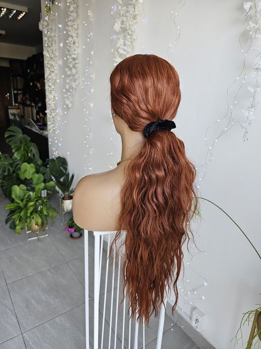 Peruka Galicja piękne naturlane fale długie rude fale lacefront