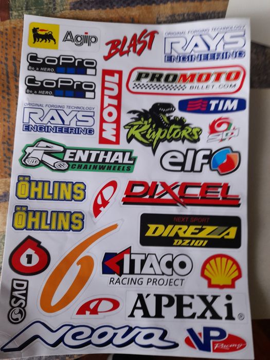 variados folhas de stickers