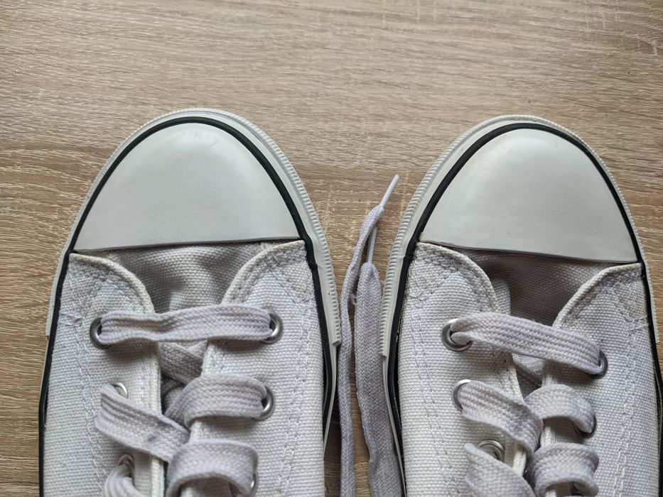 Кеди білі Stradivarius