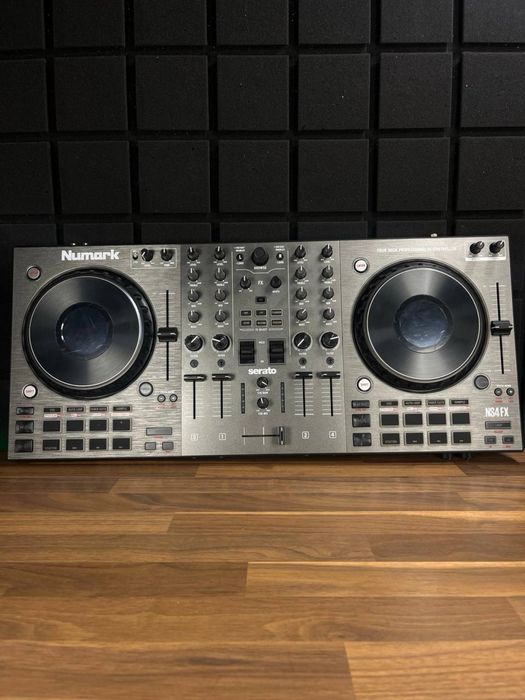 Numark NS4FX (БЕЗКОШТОВНА доставка)