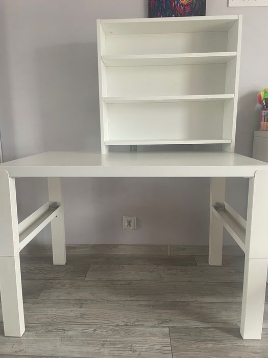 Biurko z regałem IKEA dla dziecka - regulowane