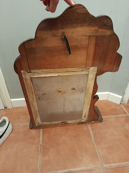 Lustro w drewnianej ramie. Antyk