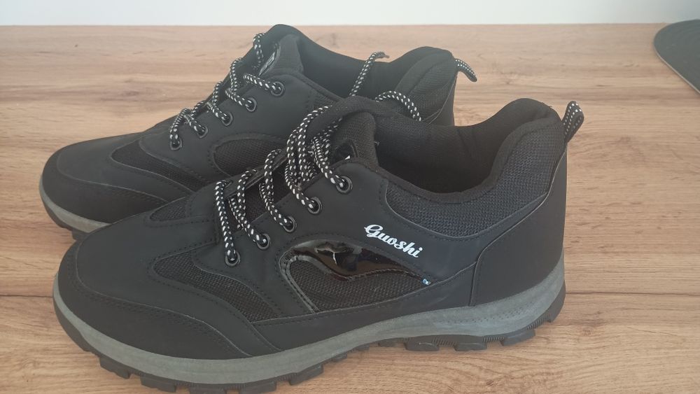 Sprzedam buty męskie 45 rozmiar