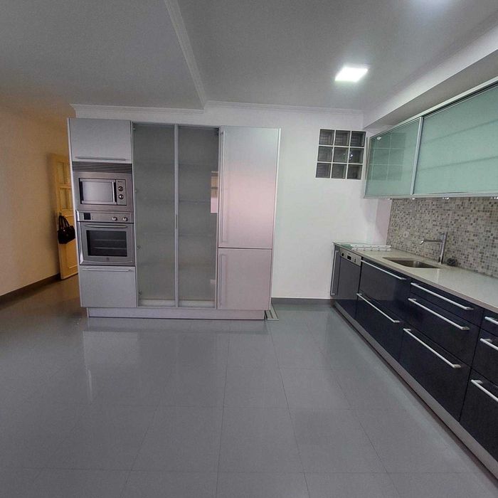Apartamento T4 em Celas