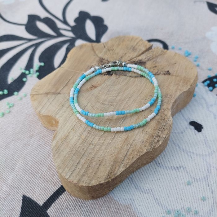 Colar de missangas tons mar & branco