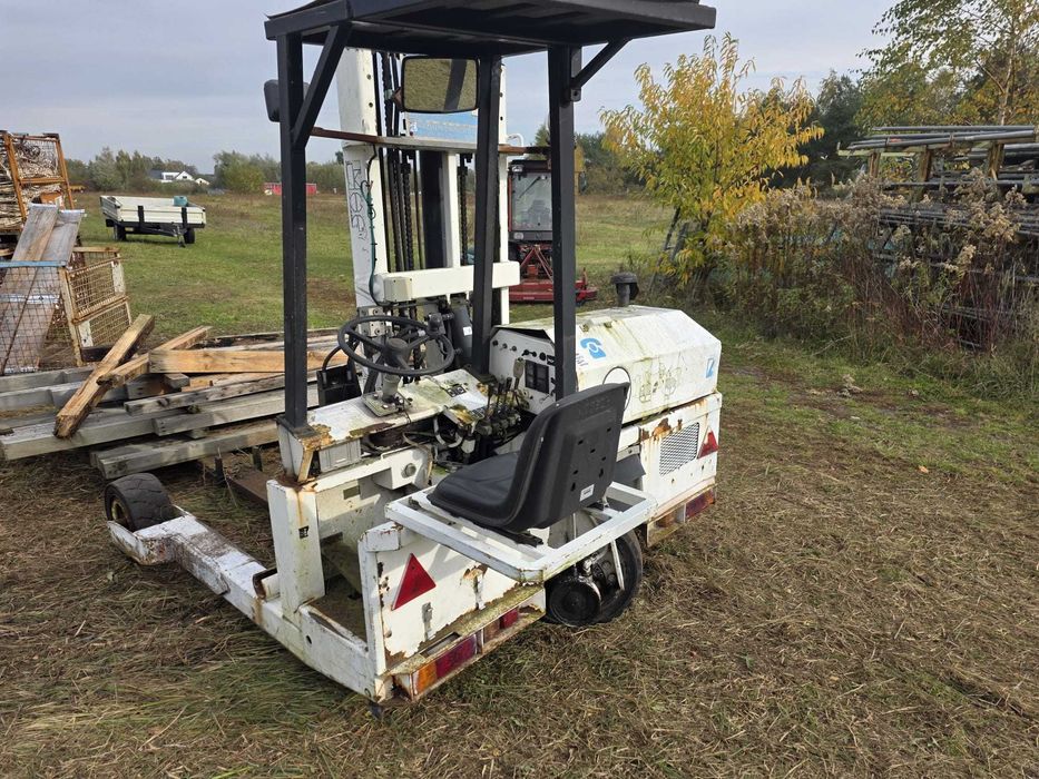 Wózek widłowy podwieszany