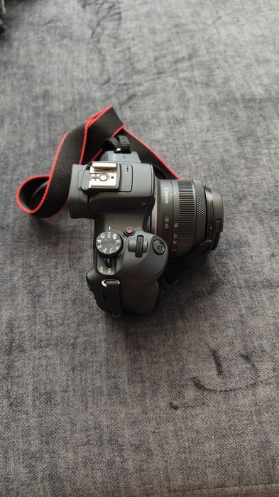 Máquina Fotográfica Canon EOS R100