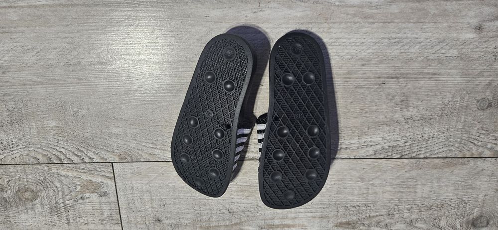 Klapki jak adidas super stan