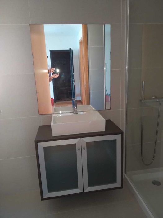 Arrenda-se apartamento T2 junto ao campo futebol de  Tires