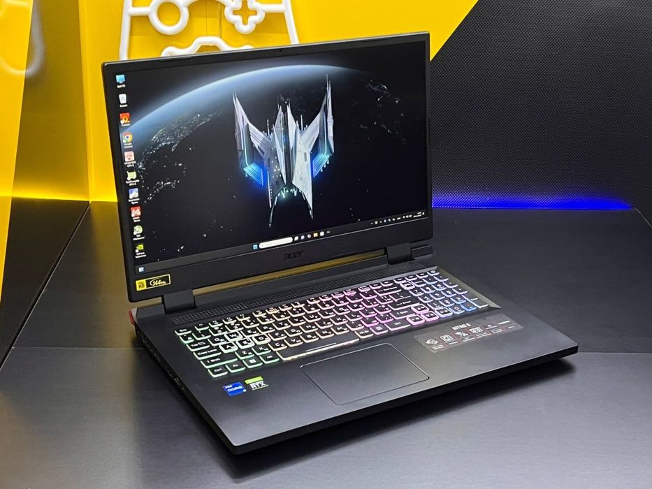 Acer Nitro 5 
17" Full HD IPS (1920x1080) 144 гц