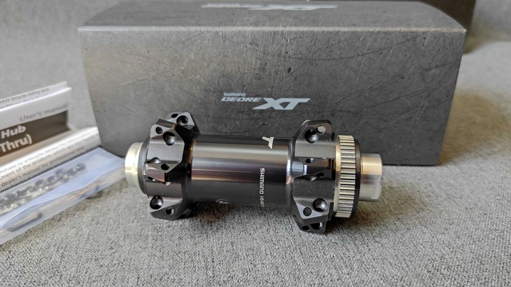 Передняя втулка: Shimano XT HB-M8110-BS - (28 отв.)