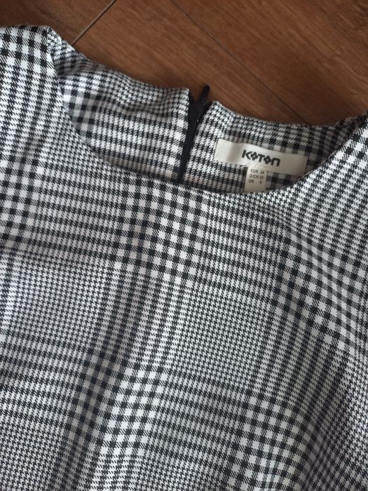 Elegancka_sukienka_krata