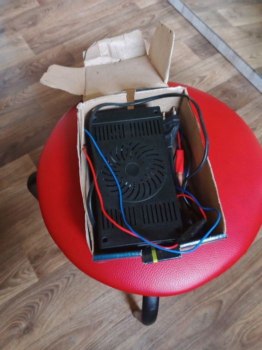 Зарядное устройство 12 в