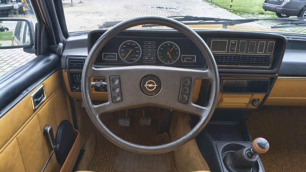 Opel Rekord  2.0 benz, 1979 rok