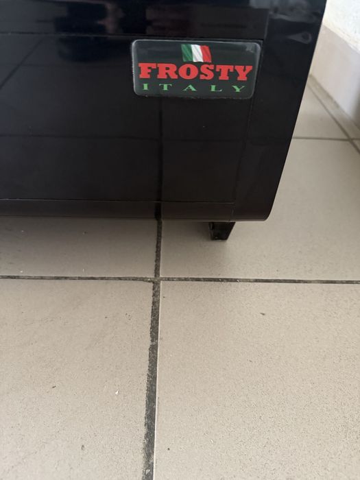 Холодильна Вітрина Frosty Кондитерська Обʼєм 100 Літрів !!!