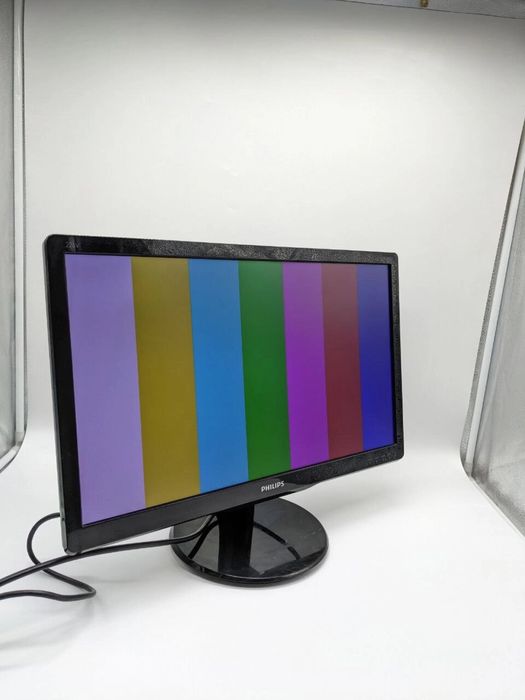 Б/у LED Монитор Philips 226V3L , 22 дюйма , 60 Hz VGA